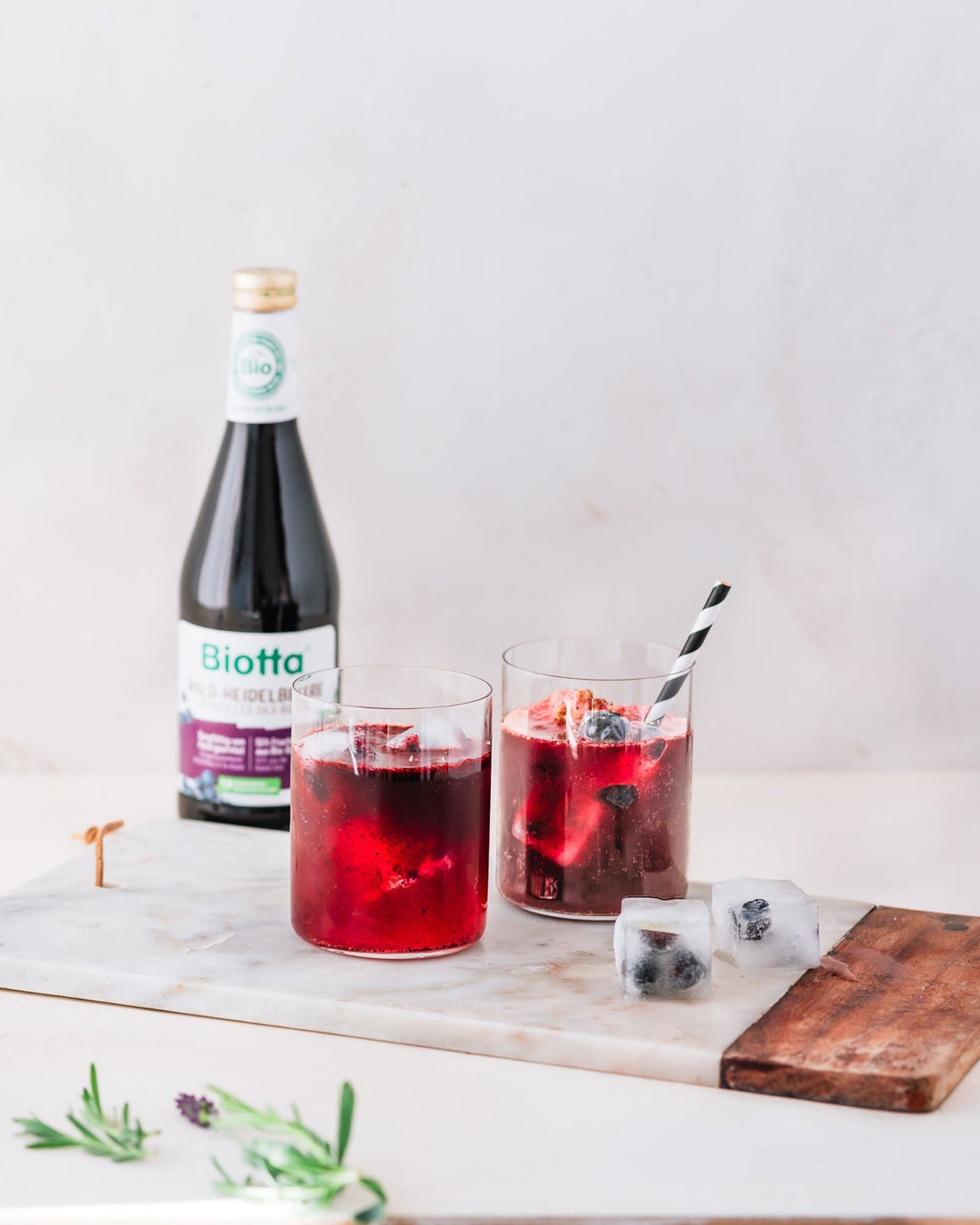Zarter Lavendel-Heidelbeer-Mocktail