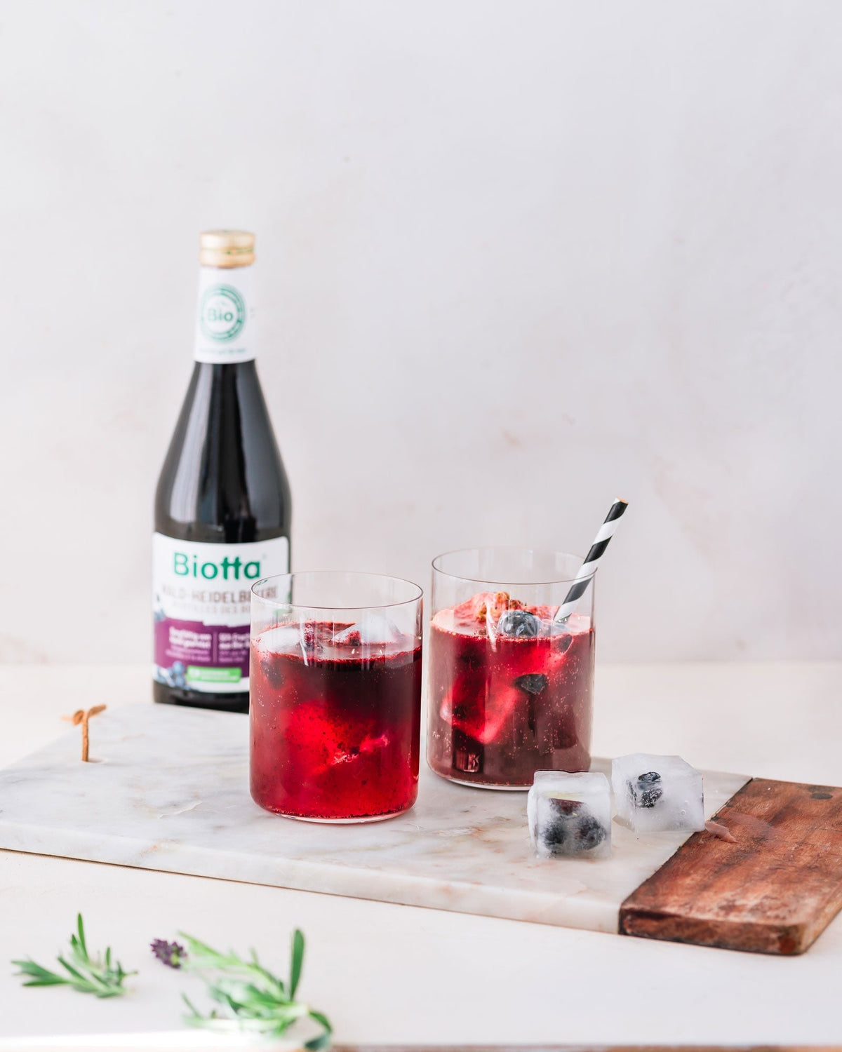 Zarter Lavendel-Heidelbeer-Mocktail